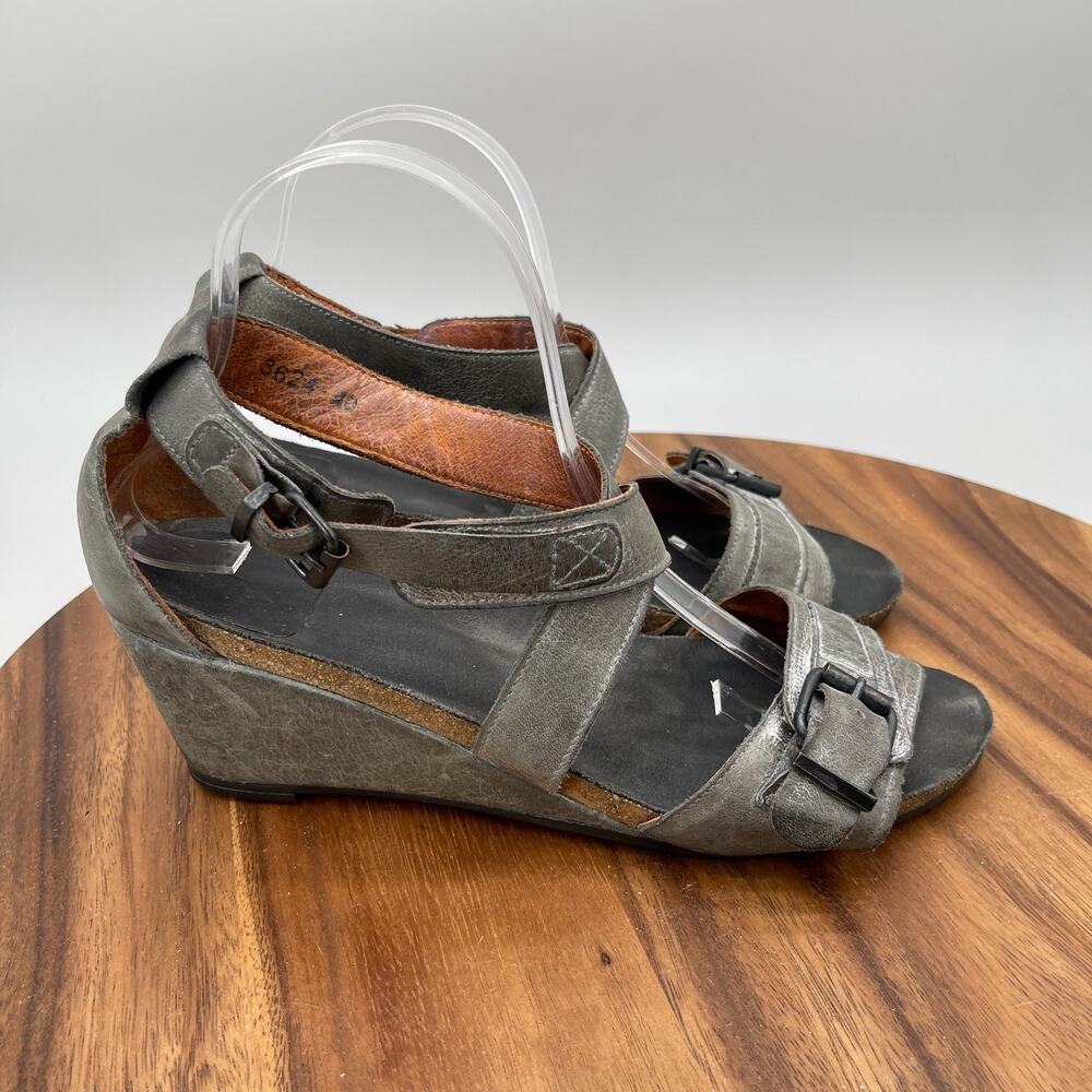 Taos Sandals Womens Size 9 / 40 Gray Leather Walking Casual Wedge Shoes